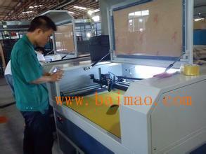 飞秒激光器精密切割机价格及太阳能应用与厂家介绍