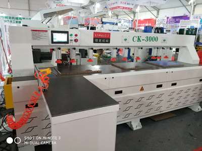 侧孔钻技术革新 顺德木工机械设备全自动激光高速数控侧孔机解析